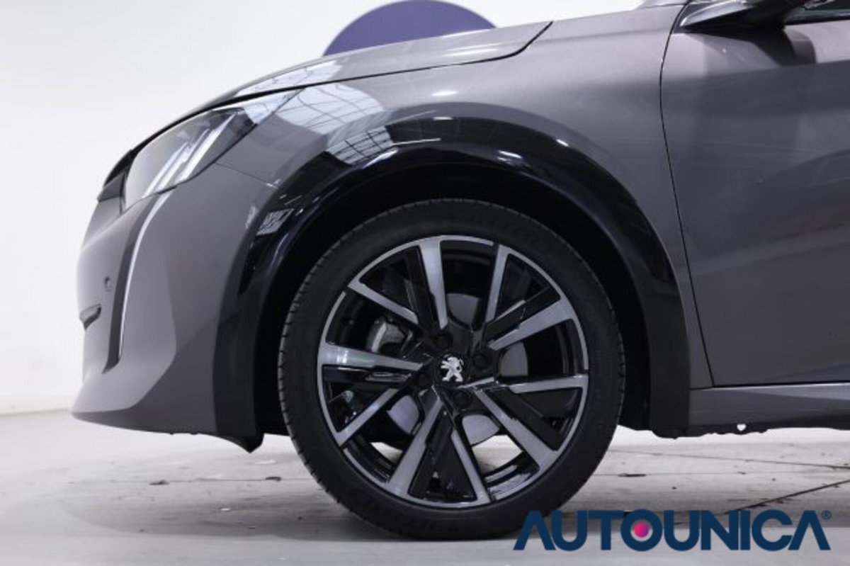 Peugeot 208 PureTech 130 Stop&Start EAT8 5 porte GT (18)