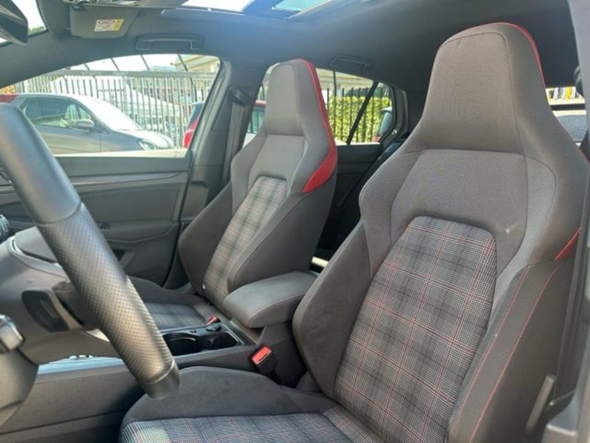 Volkswagen Golf 2.0 tsi GTI MT Ultimate 245cv (11)