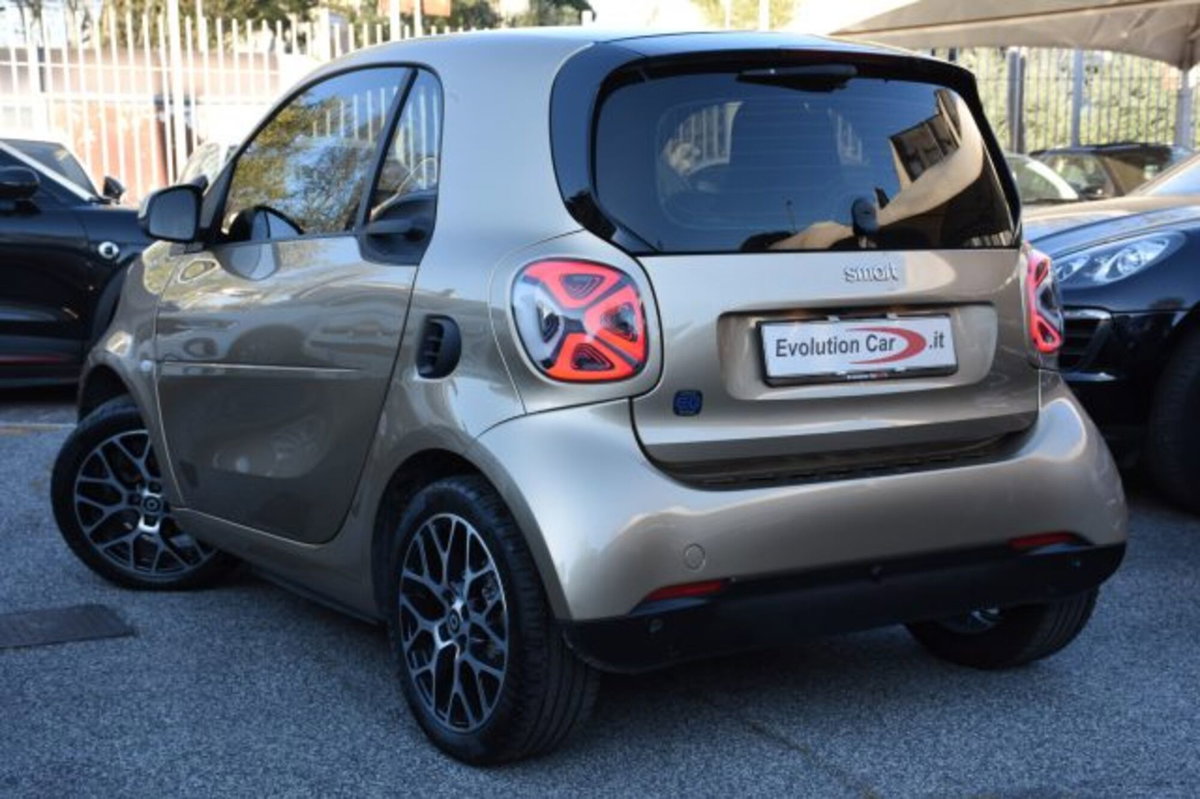 smart Fortwo EQ Racingreen (22kW) (4)