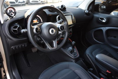 smart Fortwo EQ Racingreen (22kW) (5)