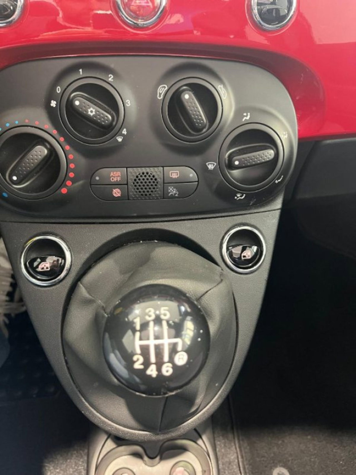 Fiat 500 1.0 Hybrid Club (14)