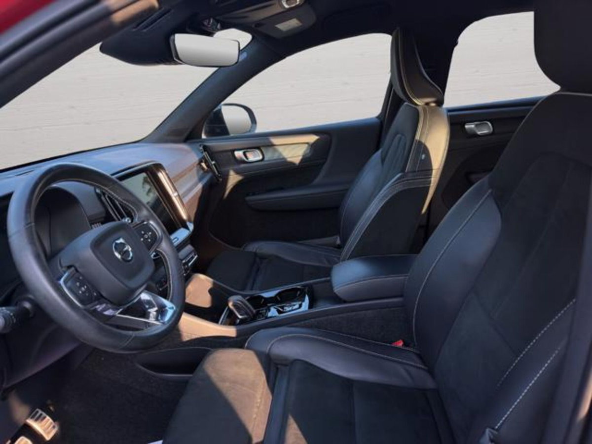 Volvo XC40 T4 Recharge Plug-in Hybrid R-design (10)
