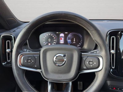 Volvo XC40 T4 Recharge Plug-in Hybrid R-design (12)