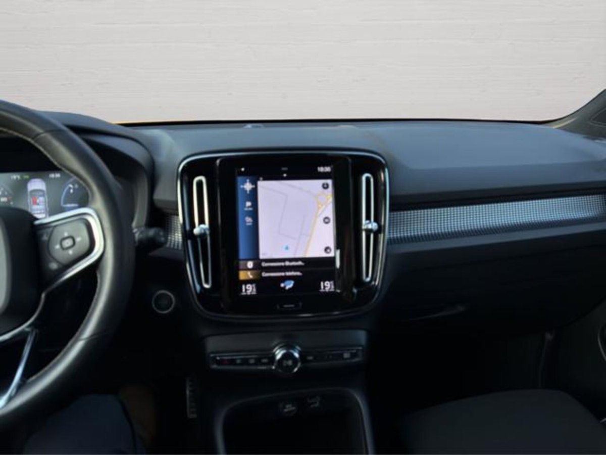 Volvo XC40 T4 Recharge Plug-in Hybrid R-design (13)