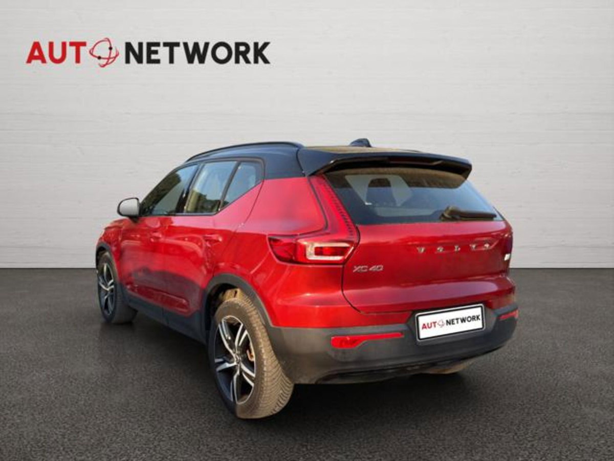 Volvo XC40 T4 Recharge Plug-in Hybrid R-design (3)