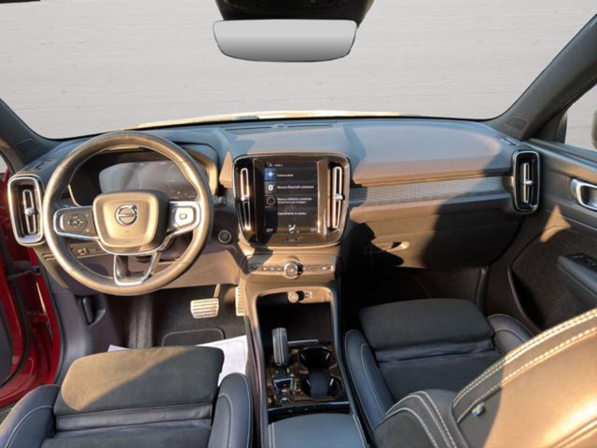 Volvo XC40 T4 Recharge Plug-in Hybrid R-design (9)
