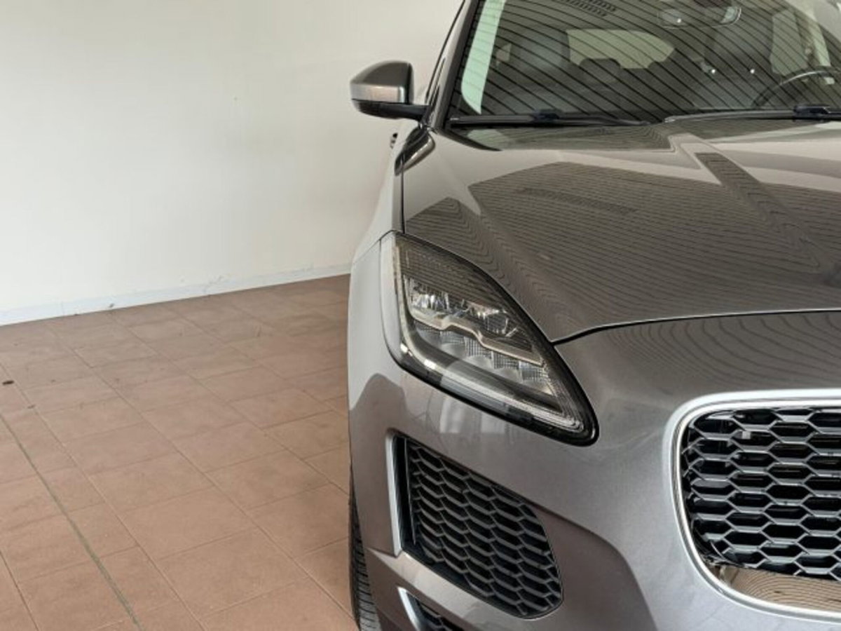 Jaguar E-Pace 2.0D 150 CV AWD R-Dynamic S (18)