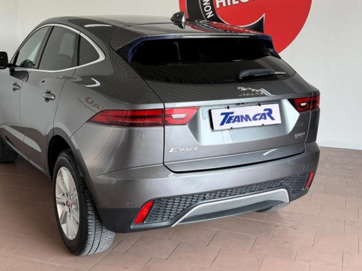 Jaguar E-Pace 2.0D 150 CV AWD R-Dynamic S (20)