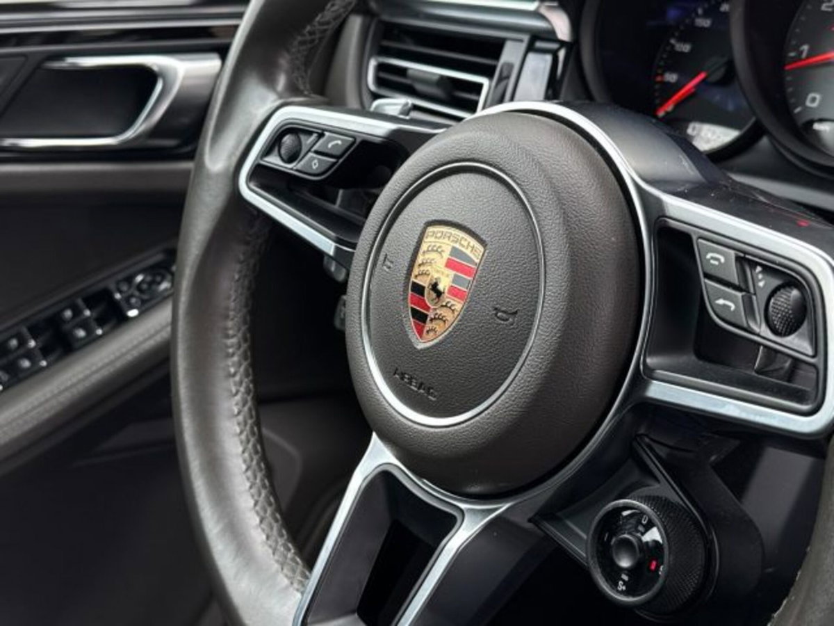 Porsche Macan S (16)