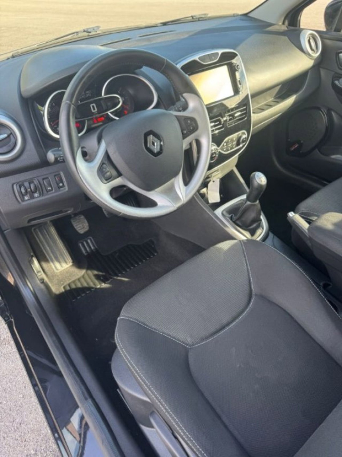 Renault Clio dCi 8V 75 CV Start&Stop 5 porte Energy Intens (7)