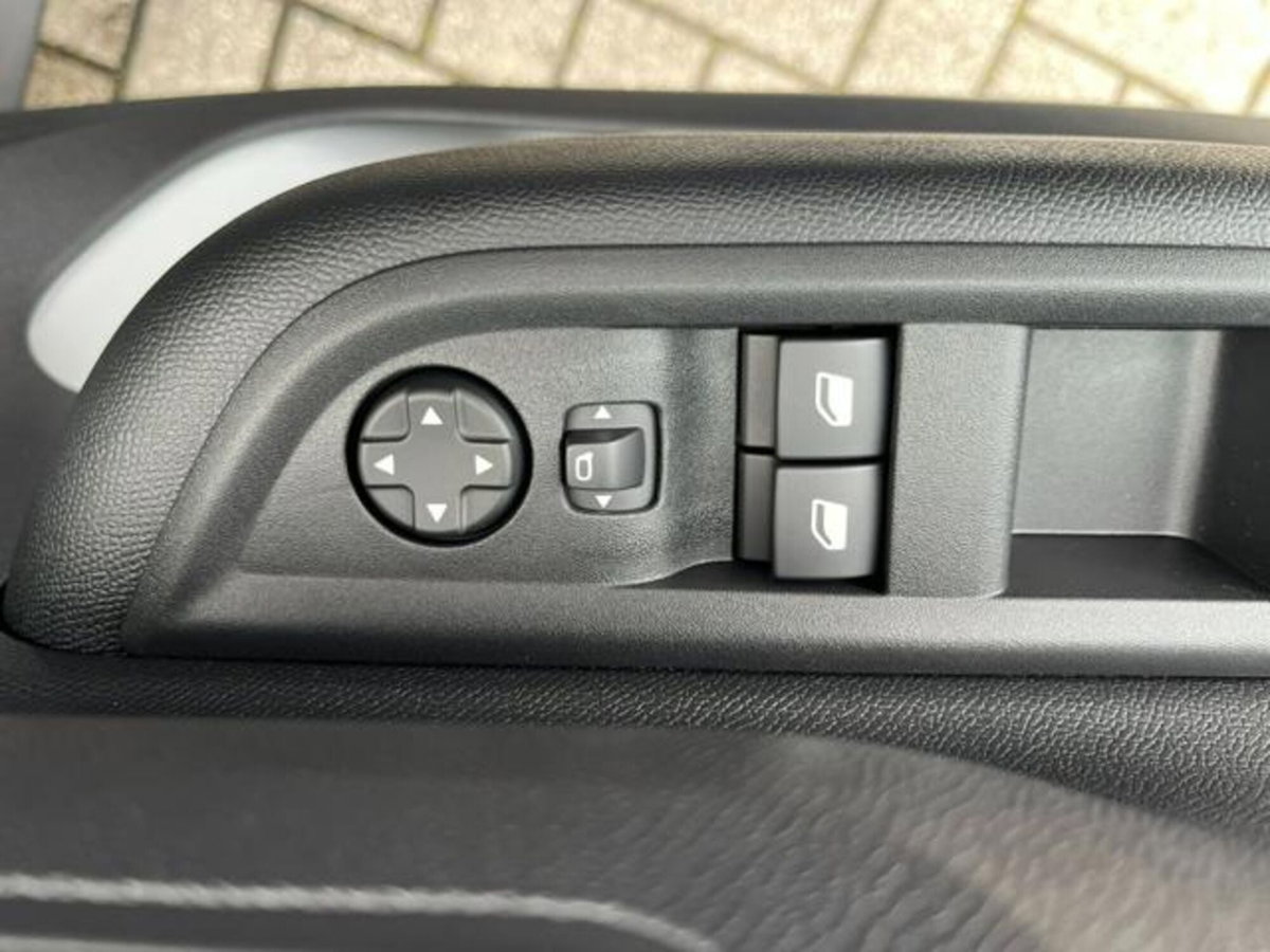 Citroen C3 1.2 puretech turbo You 100cv s&s (14)