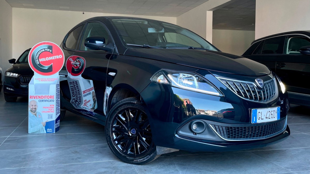 Lancia Ypsilon 1.0 FireFly 5 porte S&S Hybrid Gold Plus
