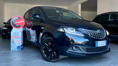 Lancia Ypsilon 1.0 FireFly 5 porte S&S Hybrid Gold Plus usata