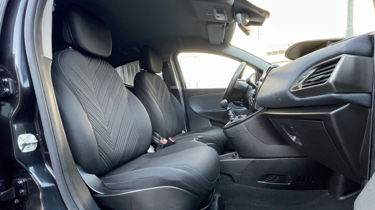 Lancia Ypsilon 1.0 FireFly 5 porte S&S Hybrid Gold Plus (10)