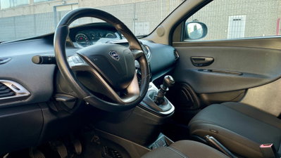 Lancia Ypsilon 1.0 FireFly 5 porte S&S Hybrid Gold Plus (13)