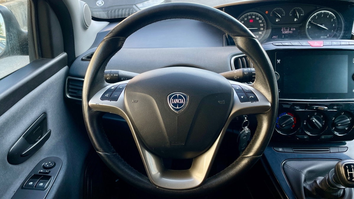 Lancia Ypsilon 1.0 FireFly 5 porte S&S Hybrid Gold Plus (15)