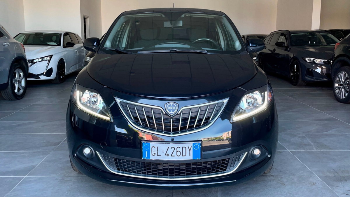 Lancia Ypsilon 1.0 FireFly 5 porte S&S Hybrid Gold Plus (2)