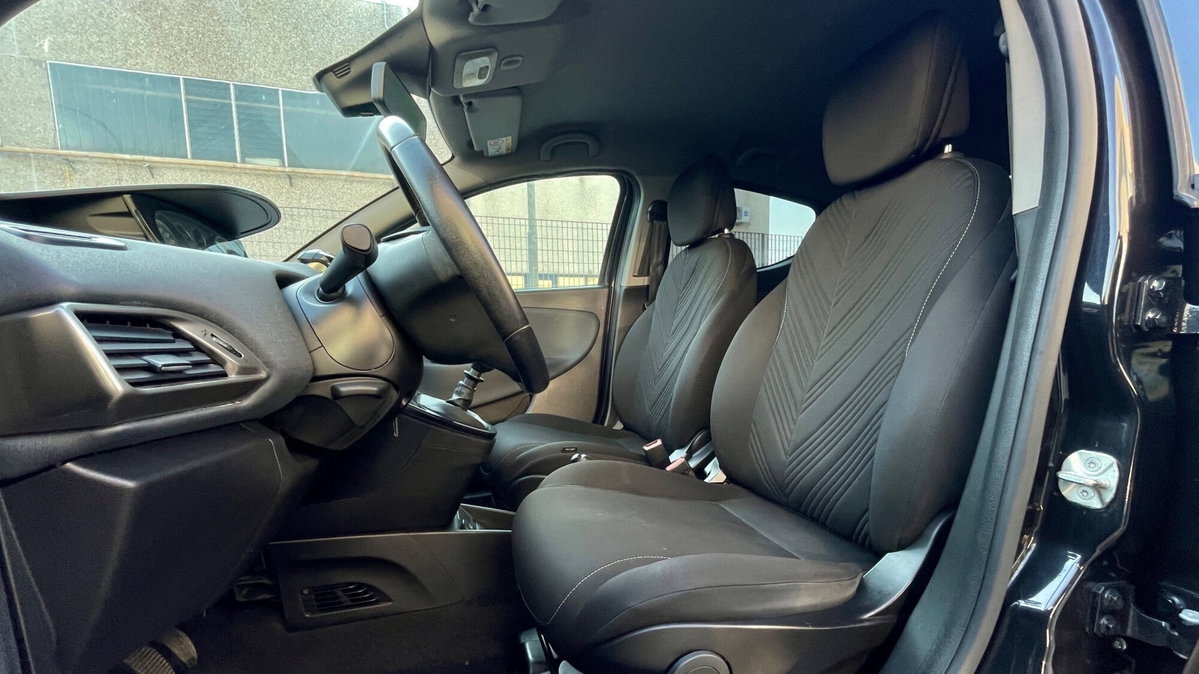 Lancia Ypsilon 1.0 FireFly 5 porte S&S Hybrid Gold Plus (8)