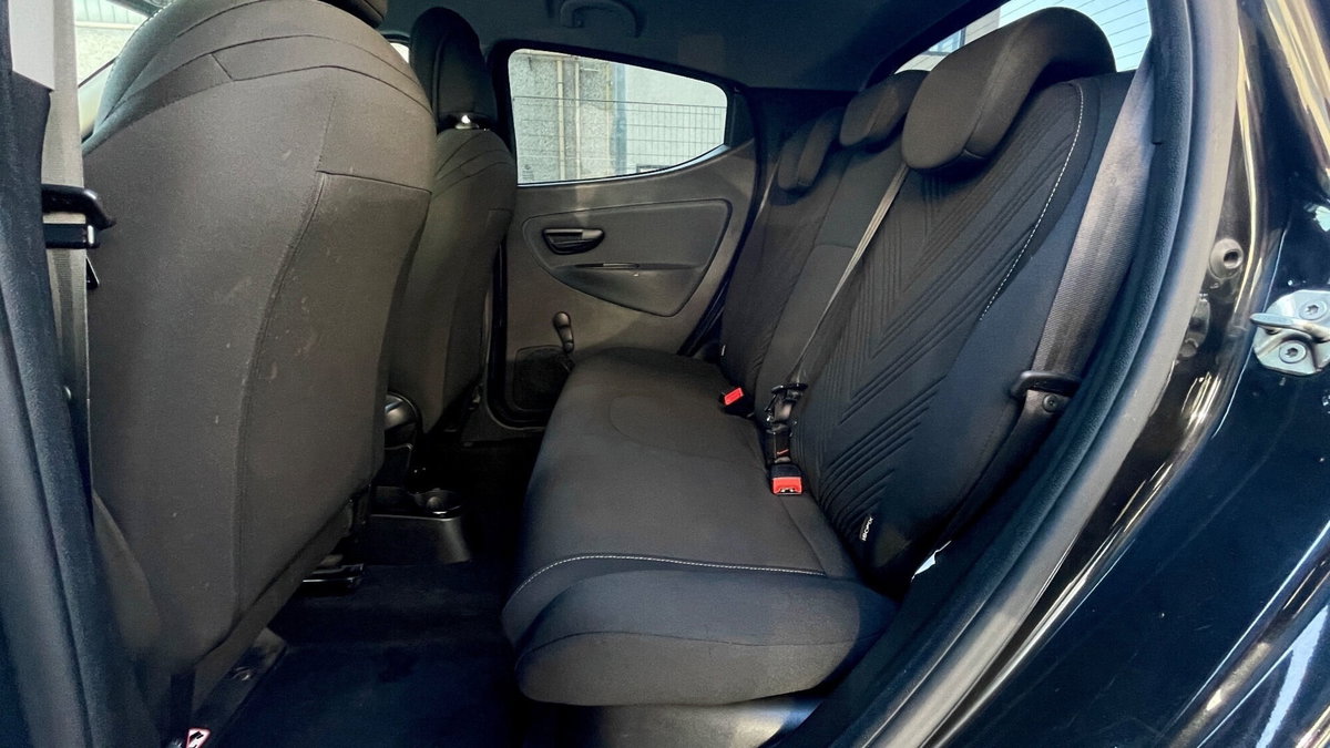 Lancia Ypsilon 1.0 FireFly 5 porte S&S Hybrid Gold Plus (9)