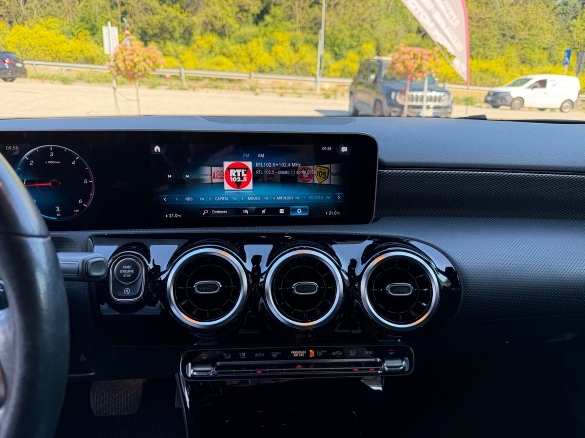 Mercedes-Benz Classe A 180 d Automatic Sport (14)