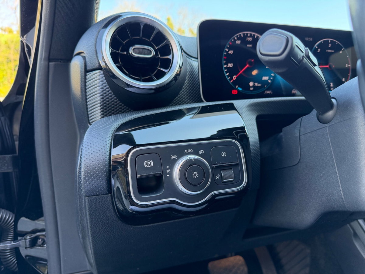 Mercedes-Benz Classe A 180 d Automatic Sport (16)