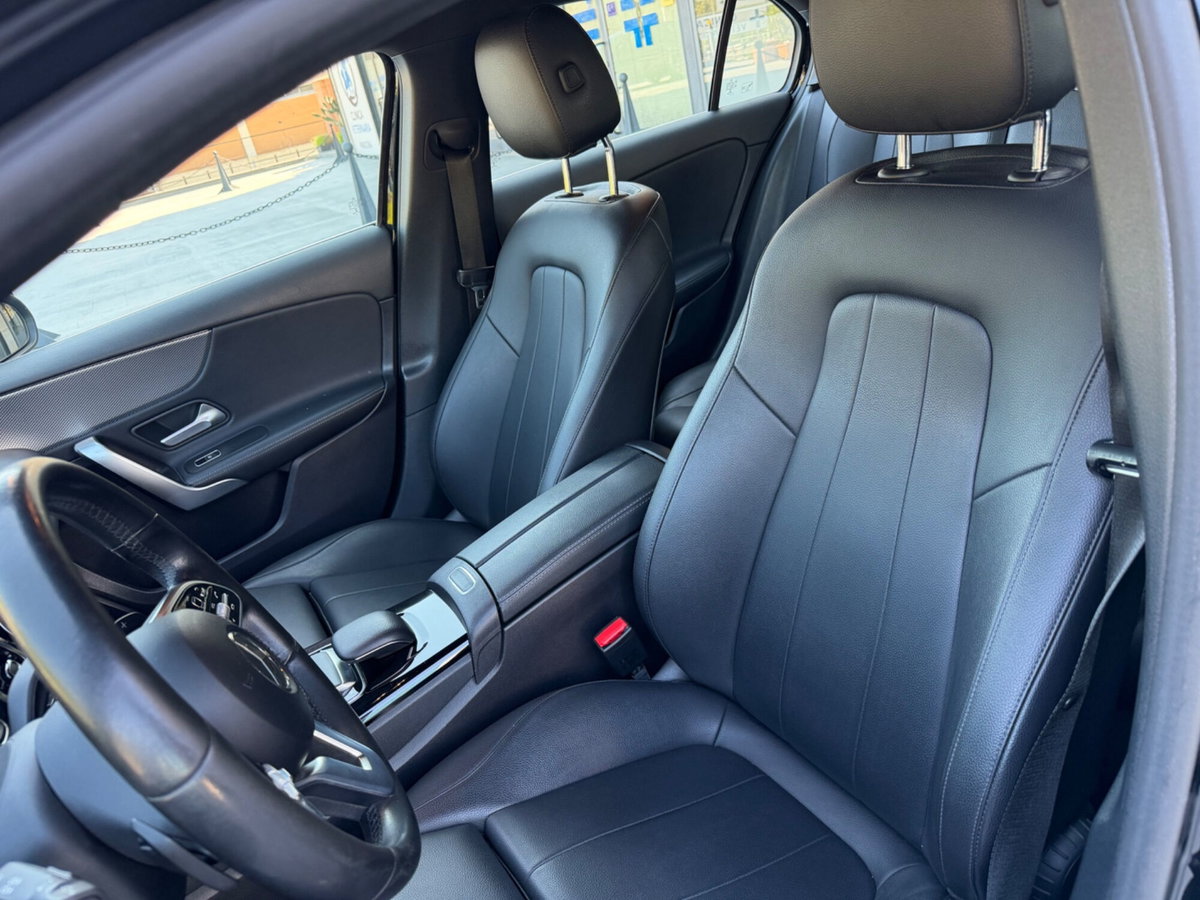 Mercedes-Benz Classe A 180 d Automatic Sport (9)