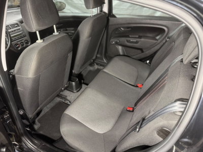 Fiat Punto 1.3 MJT II 75 CV 5 porte Street (14)