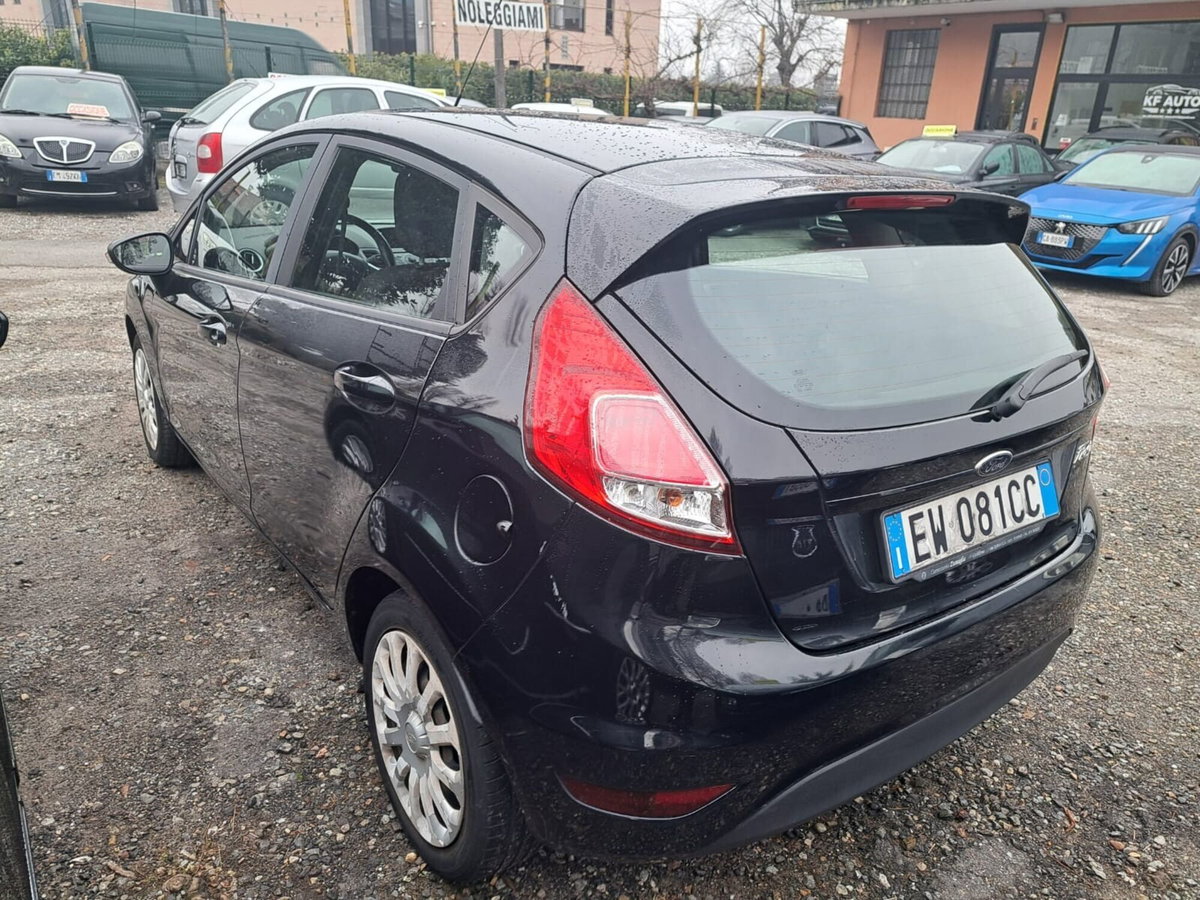 Ford Fiesta 1.5 TDCi 75CV 5 porte Titanium (2)