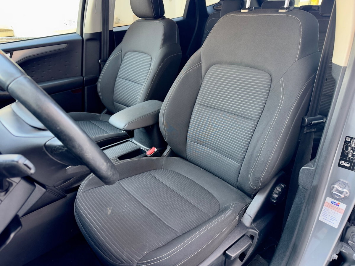 Ford Kuga 1.5 EcoBlue 120 CV 2WD Titanium (9)