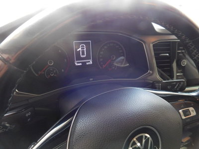 Volkswagen T-Roc 1.6 TDI SCR Business BlueMotion Technology (11)