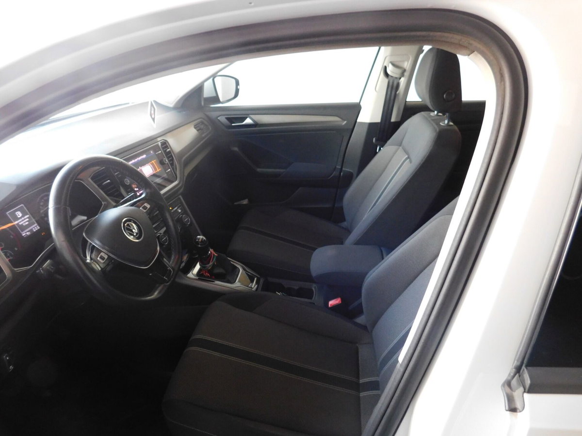 Volkswagen T-Roc 1.6 TDI SCR Business BlueMotion Technology (15)