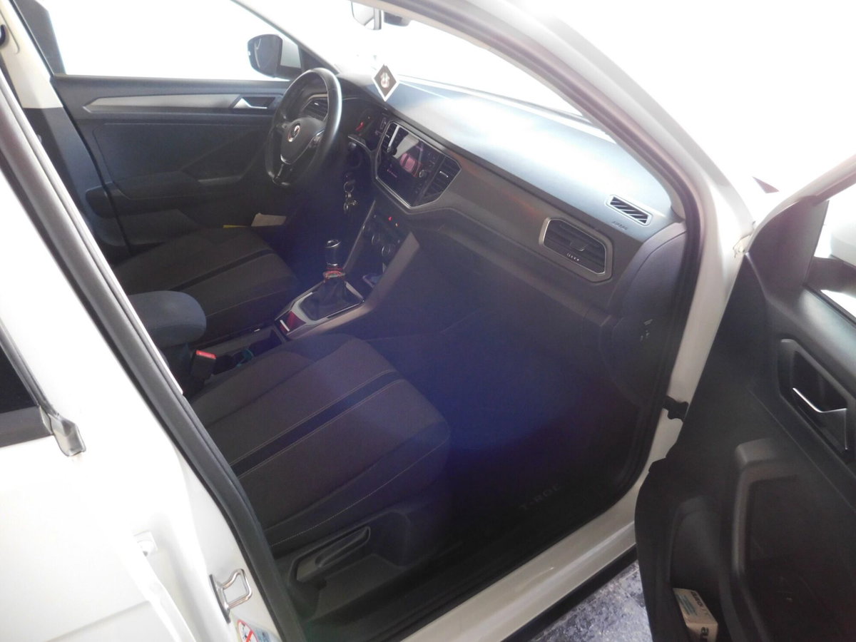 Volkswagen T-Roc 1.6 TDI SCR Business BlueMotion Technology (18)