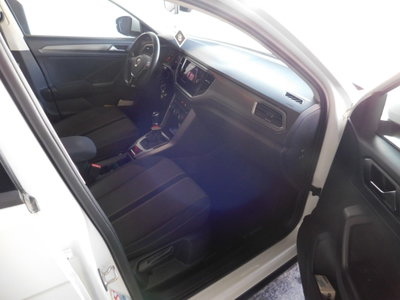 Volkswagen T-Roc 1.6 TDI SCR Business BlueMotion Technology (18)
