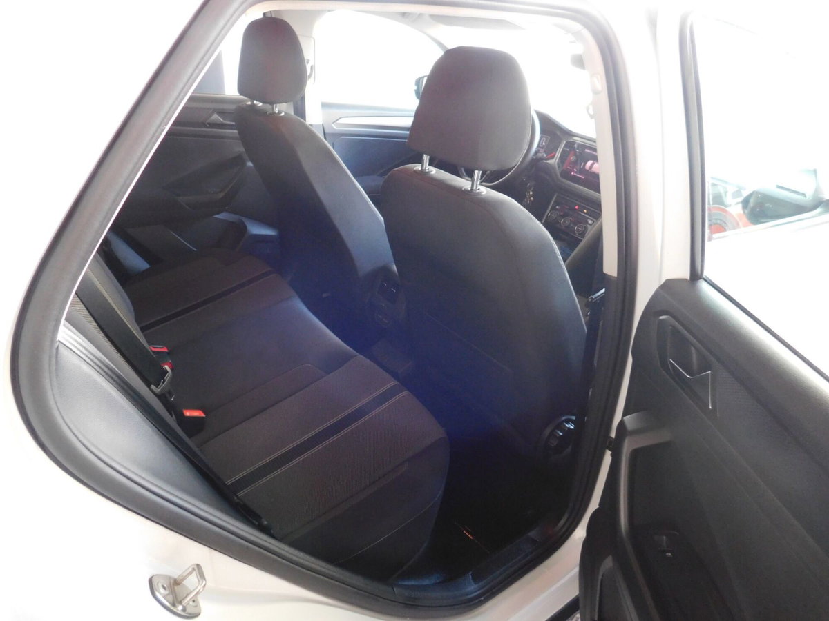 Volkswagen T-Roc 1.6 TDI SCR Business BlueMotion Technology (19)
