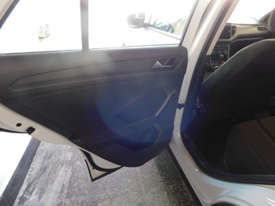 Volkswagen T-Roc 1.6 TDI SCR Business BlueMotion Technology (8)