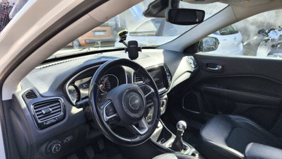 Jeep Compass 1.6 Multijet II 2WD Limited (8)
