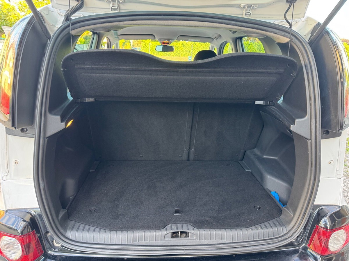 Citroen C3 Picasso PureTech 110 Exclusive (12)