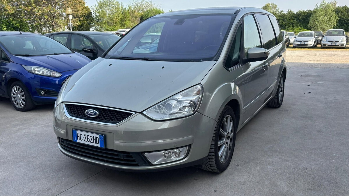 Ford Galaxy 2.0 TDCi 140 CV Ghia DPF