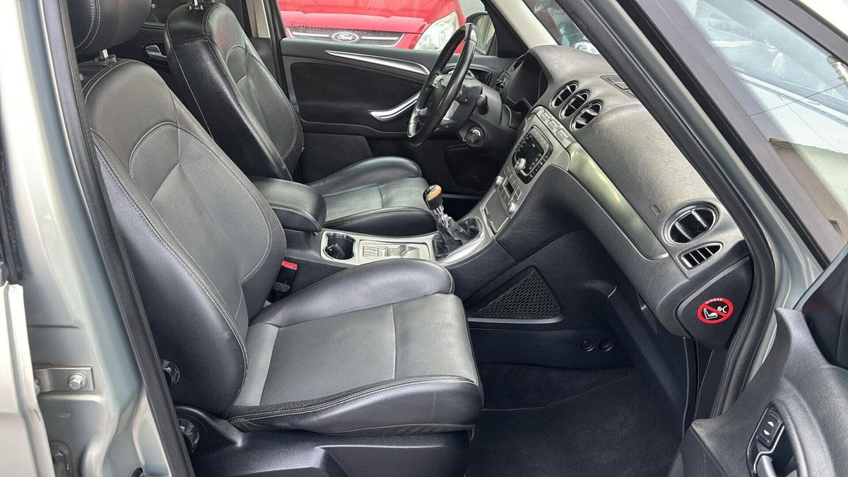 Ford Galaxy 2.0 TDCi 140 CV Ghia DPF (10)