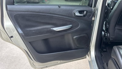 Ford Galaxy 2.0 TDCi 140 CV Ghia DPF (11)