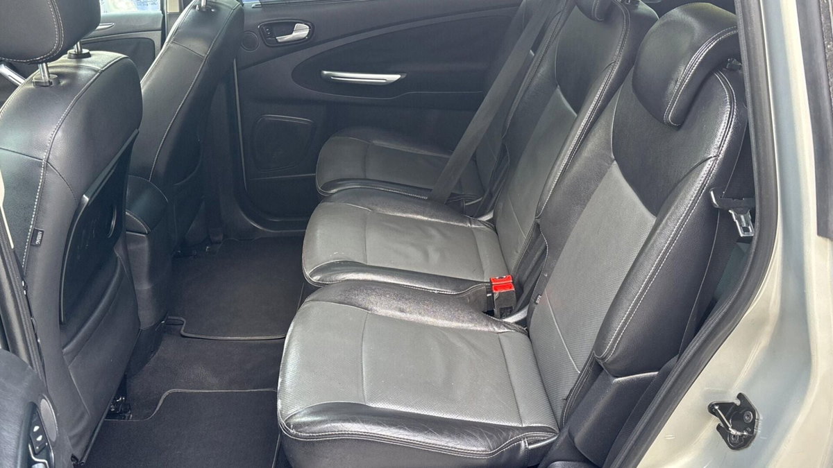Ford Galaxy 2.0 TDCi 140 CV Ghia DPF (12)