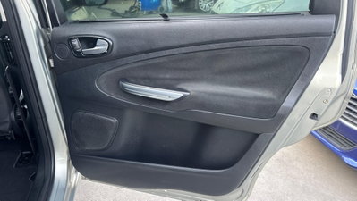 Ford Galaxy 2.0 TDCi 140 CV Ghia DPF (17)