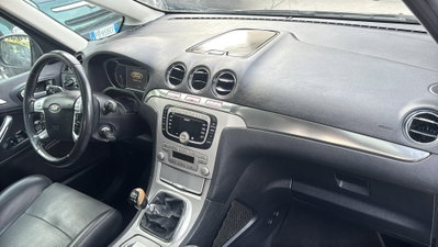 Ford Galaxy 2.0 TDCi 140 CV Ghia DPF (19)