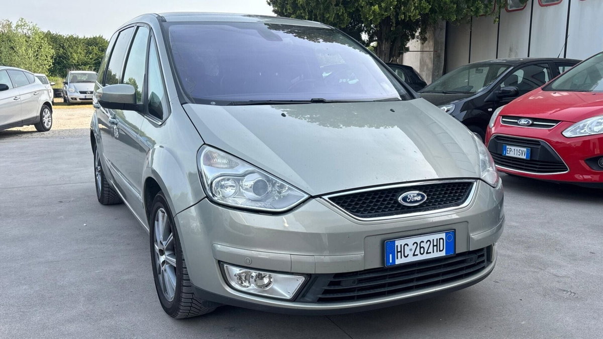 Ford Galaxy 2.0 TDCi 140 CV Ghia DPF (2)