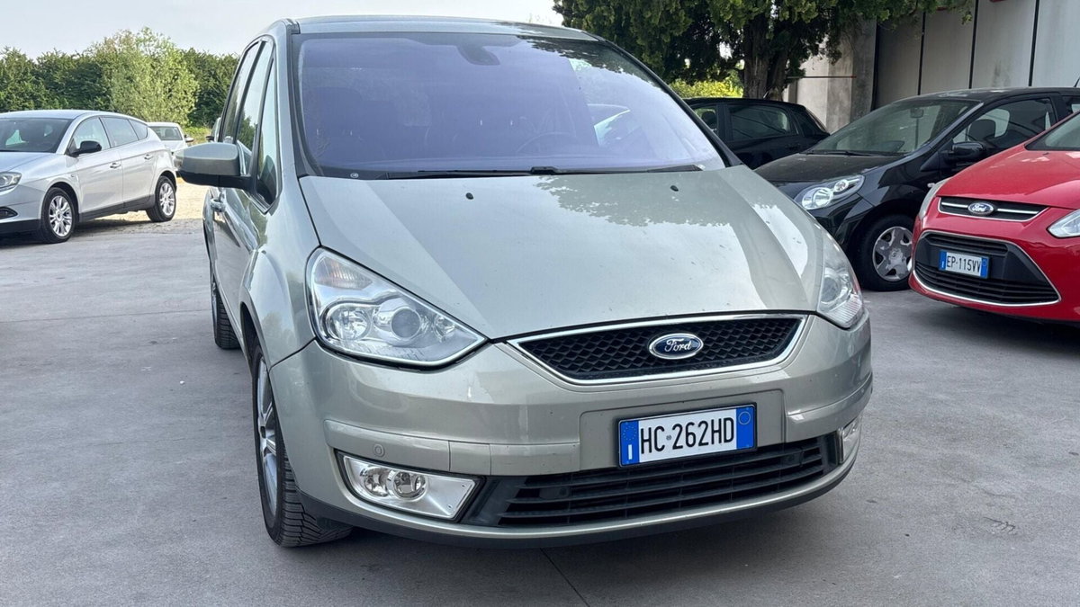 Ford Galaxy 2.0 TDCi 140 CV Ghia DPF (4)