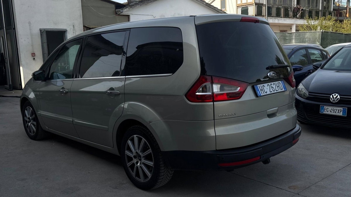 Ford Galaxy 2.0 TDCi 140 CV Ghia DPF (5)