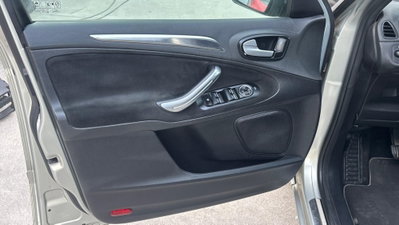 Ford Galaxy 2.0 TDCi 140 CV Ghia DPF (8)