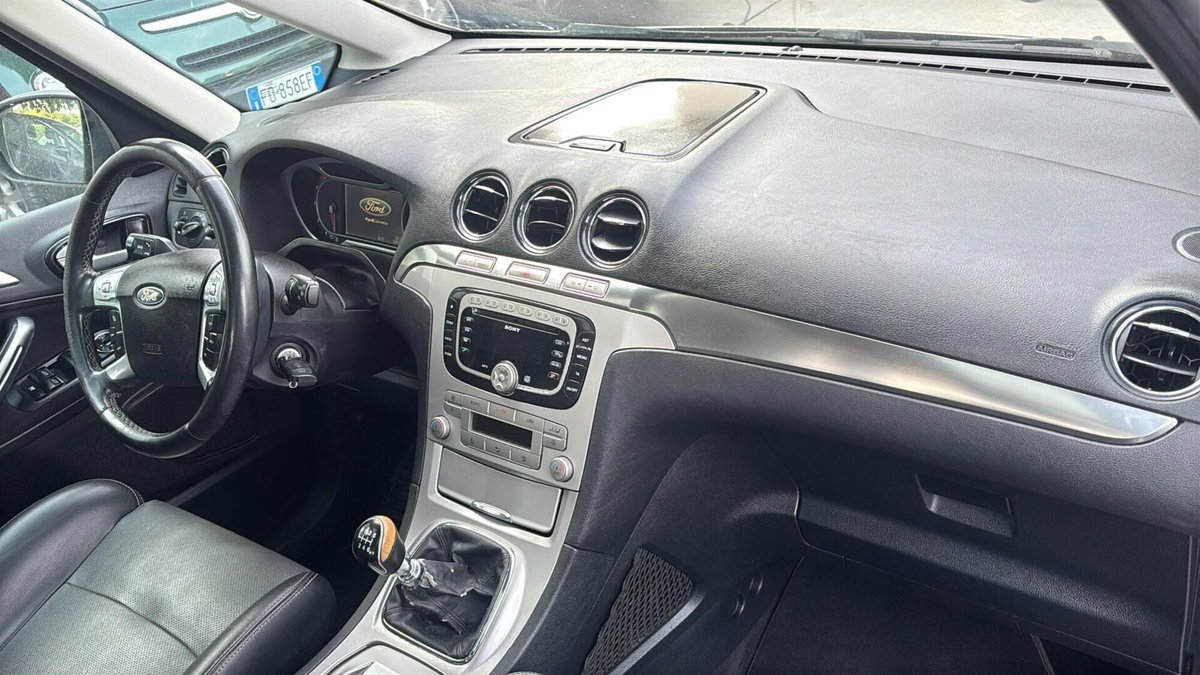 Ford Galaxy 2.0 TDCi 140 CV Ghia DPF (9)