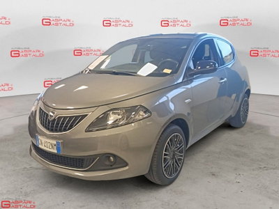 Lancia Ypsilon 1.0 FireFly 5 porte S&S Hybrid Ecochic Gold usata
