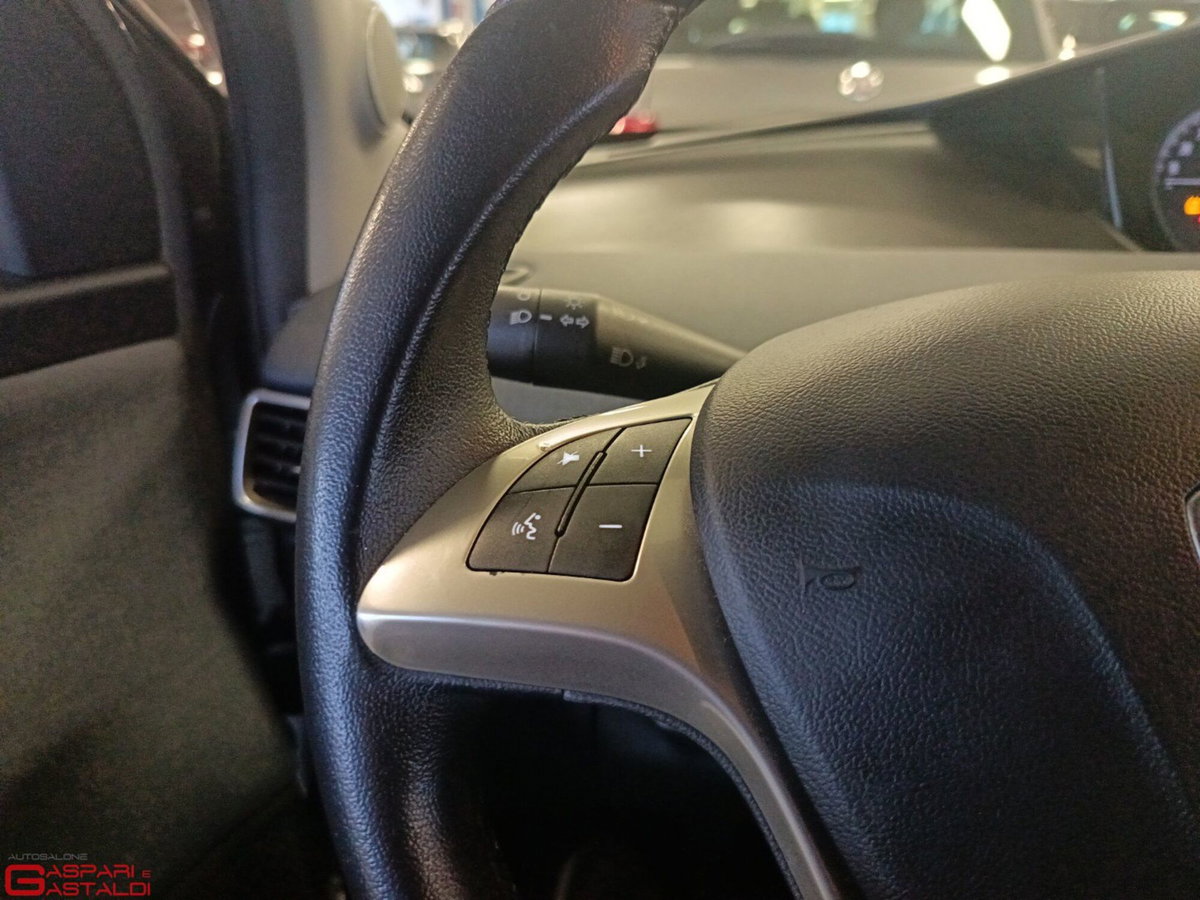 Lancia Ypsilon 1.0 FireFly 5 porte S&S Hybrid Ecochic Gold (16)